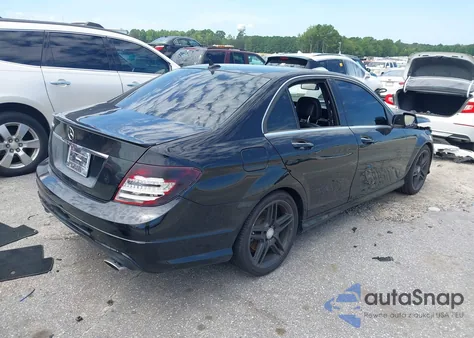 2013 Mercedes-Benz C 350 Sport из США, поврежденный, VIN WDDGF5HB4DR258643